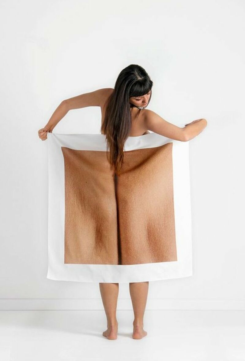 Image for the Tweet beginning: Does this artwork make my